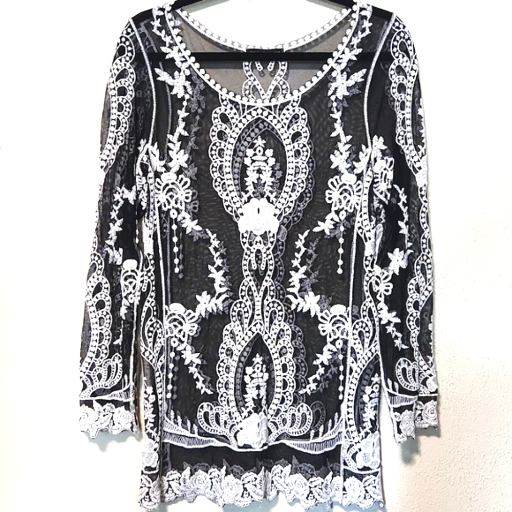You Are Not Alone Embroidered Floral Lace Mesh Sheer Top Size Medium - Picture 5 of 11